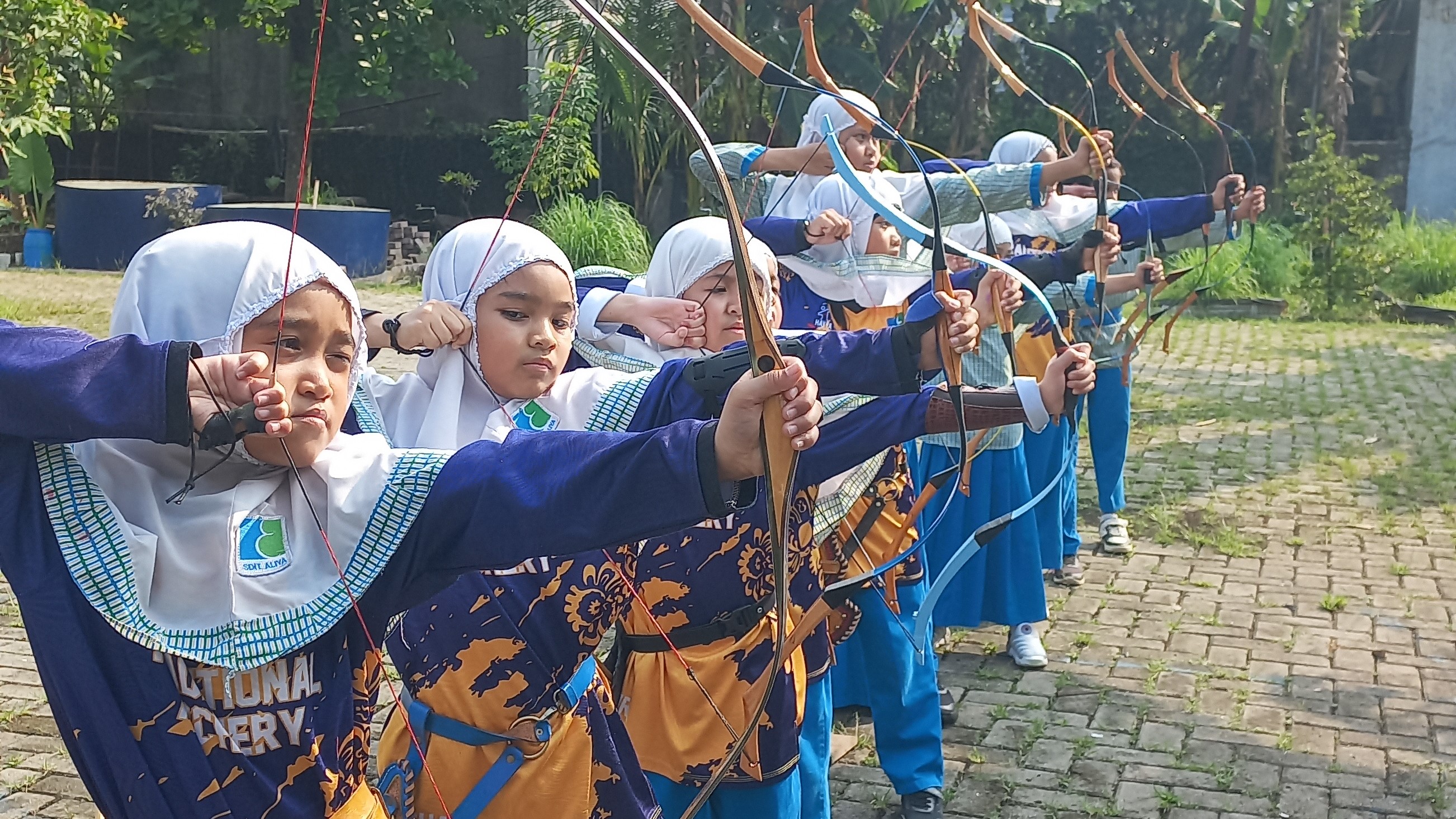 Semangat Akhir Pekan, Atlet Hayya Archery Tetap Antusias Ikuti Latihan Rutin Sabtu